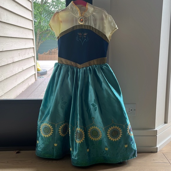 Shop Disney Frozen Anna costume size 5/6 - Picture 2 of 6